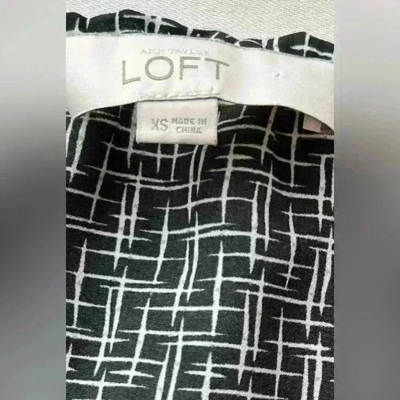 Oversized LOFT blouse size XS black white keyhole tie front batwing sleeve - Picture 8 of 8